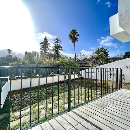Luxurious On The Golden Mile Of Casa vacanze